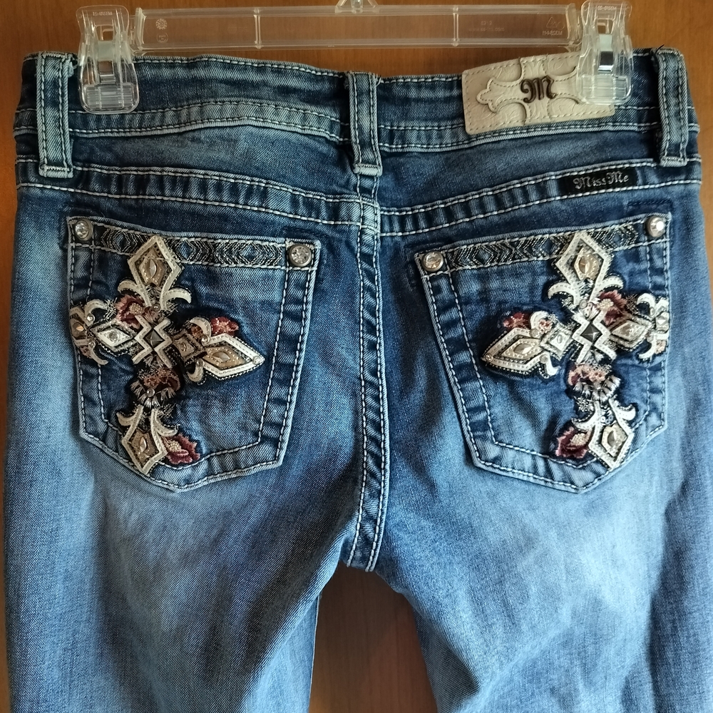Miss Me Chloe Boot Cut Jeans with Cross Embroidery & Rhinestone Detail Size 28